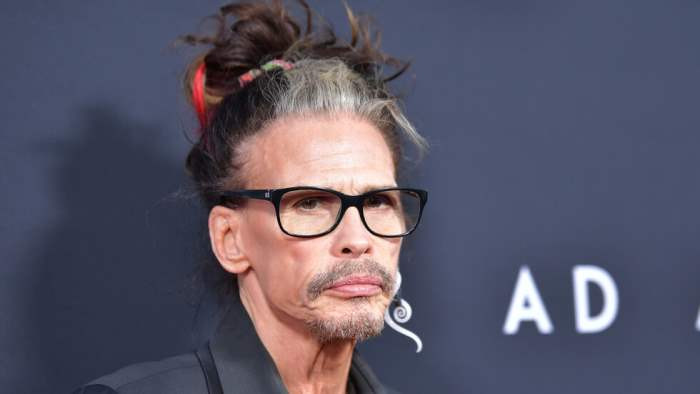 На вокалиста Aerosmith Стивена Тайлера подан иск о сексуальном насилии