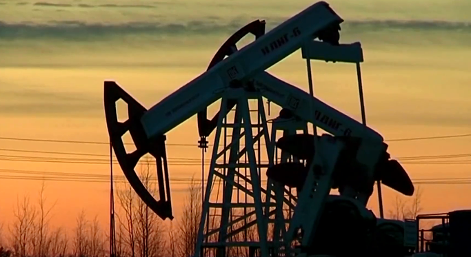 Вступает в силу эмбарго ЕС на экспорт российской нефти по морю и потолок цен на нее
