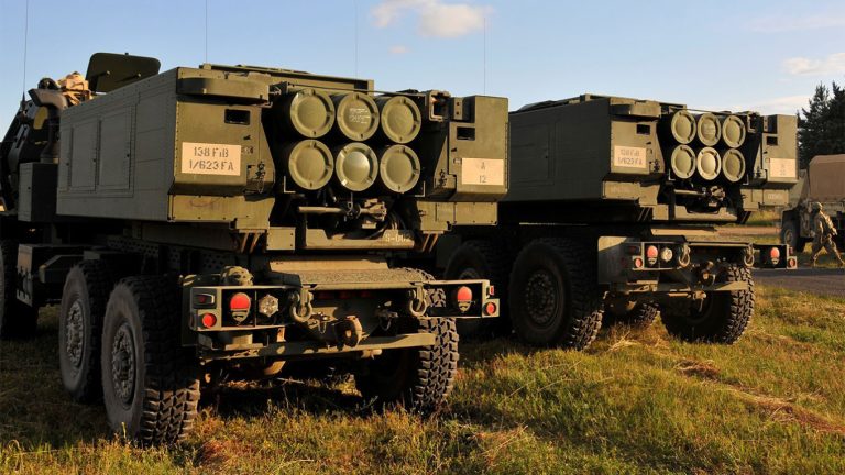 США тайно модифицировали HIMARS, чтобы ракеты не долетали до России — WSJ