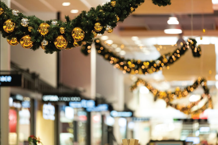 В Domina Shopping открыта самая большая рождественская ярмарка в Латвии