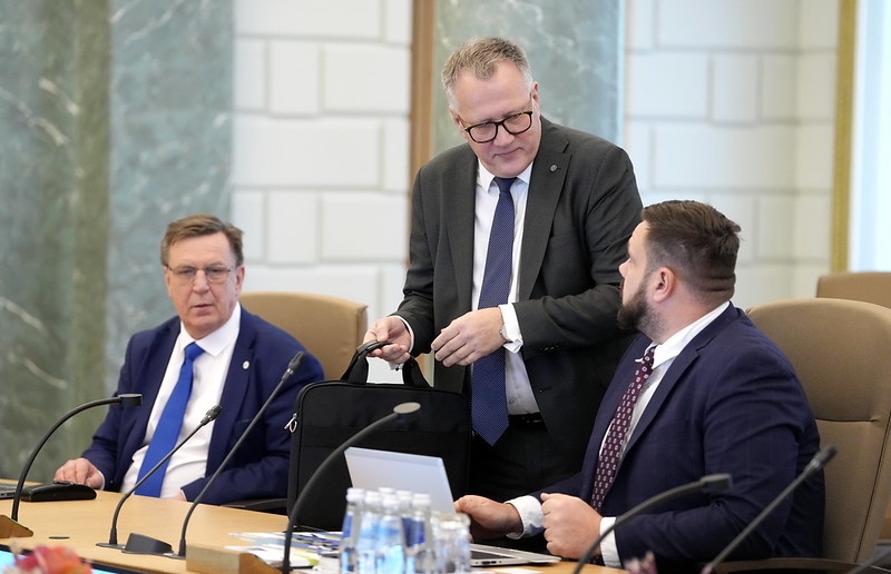 Приоритеты государства — Ашераданс рассказал, на что пойдут 750 млн евро