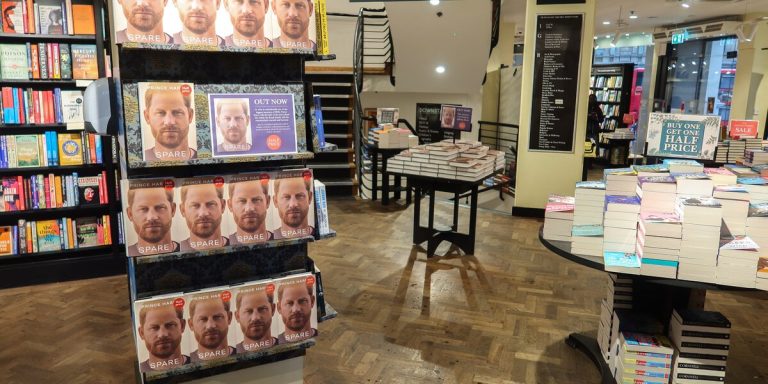 Мемуары принца Гарри стали самой продаваемой нехудожественной книгой в Британии