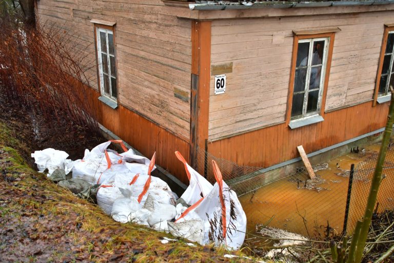 В Екабпилсе объявлена ​​срочная эвакуация с улицы Плявиню (ОБНОВЛЕНО)