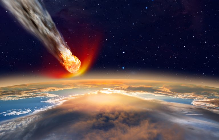 NASA: астероид размером с Титаник пролетит мимо Земли