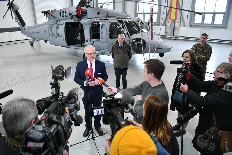 Левитс оценил американские вертолеты Black Hawk