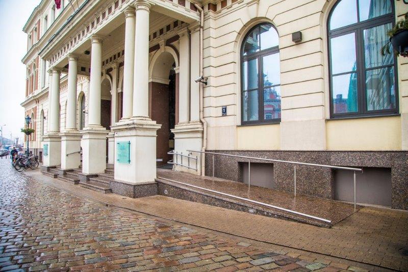 Сегодня Дума рассмотрит бюджет на 2023 год и примет решение о повышении зарплат