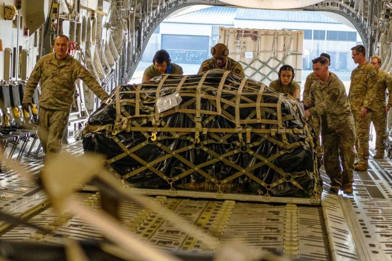 США будут контролировать поставки оружия — для этого в Киев направили аудиторов