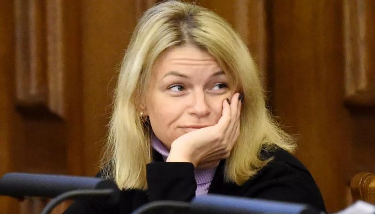 Еще одно? СГБ возбудило уголовное дело против Глории Гревцовой