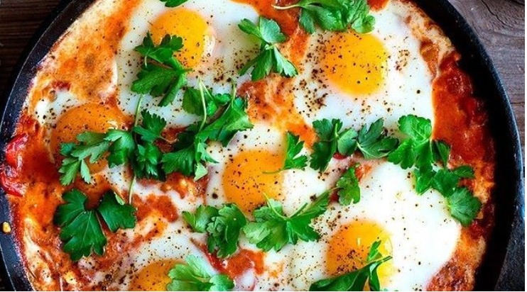 Готовим классическую шакшуку