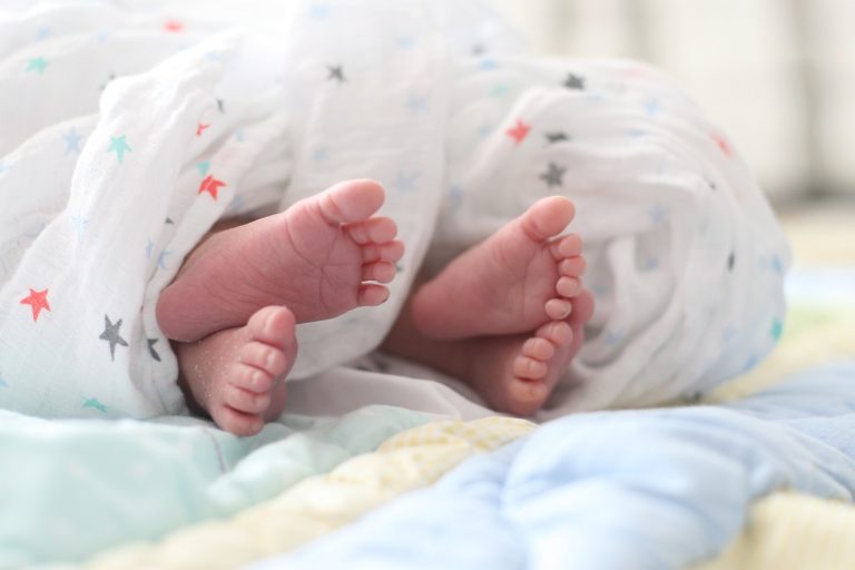 В Рижском роддоме за год родилось 5169 детей, в том числе 95 пар близнецов