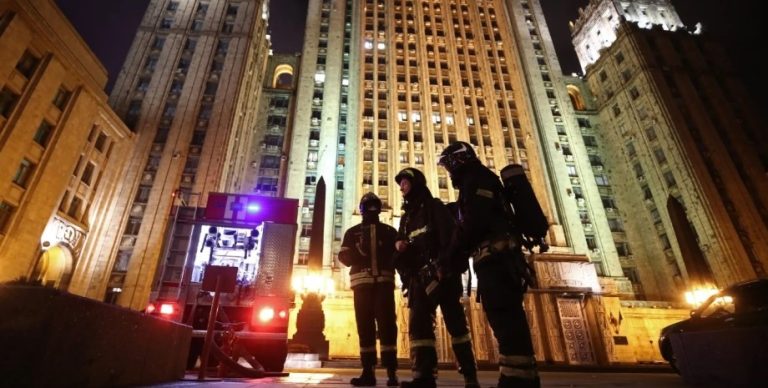 В здании МИД РФ в Москве возник пожар