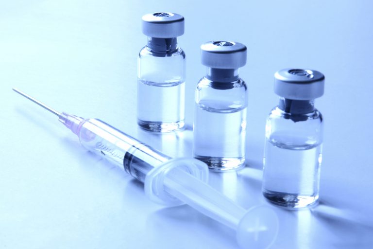 Британия заключила сделку с BioNTech по вакцинам против рака