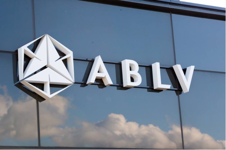 Дело ABLV Bank: суд удовлетворил просьбу об отводе одного из прокуроров