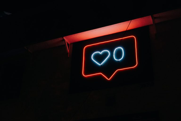 Facebook и Instagram тестируют платную верификацию