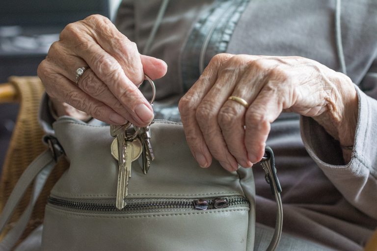 VSAA: большинство жителей Латвии не назначили наследника пенсии
