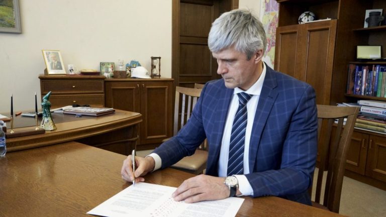 Сегодня будет рассмотрен вопрос об отстранении мэра Барташевича