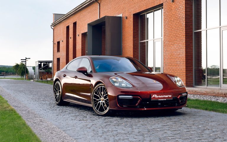 Автодилер Porsche в КНР ошибся и стал продавать Panamera за бесценок — выстроилась очередь желающих