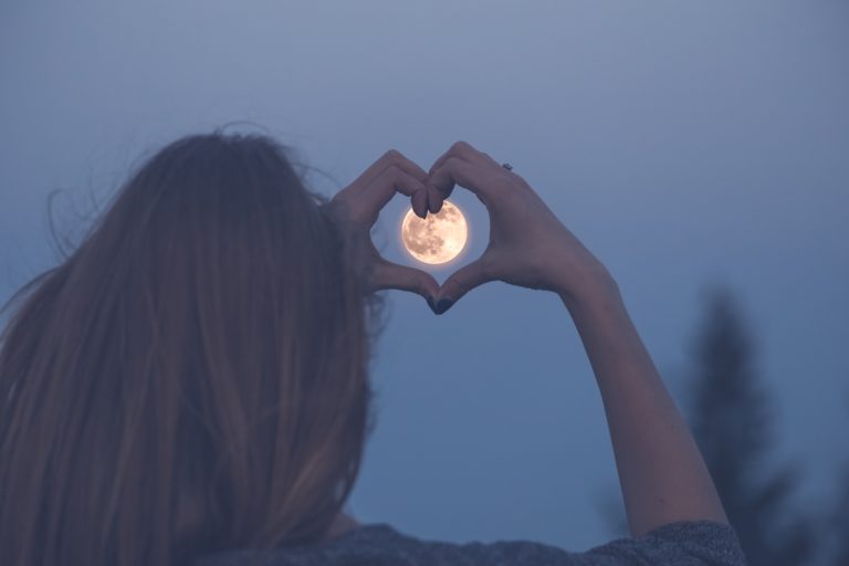 Полнолуние 5 февраля: как себя вести, что нельзя делать, что делать нужно и всякие другие советы