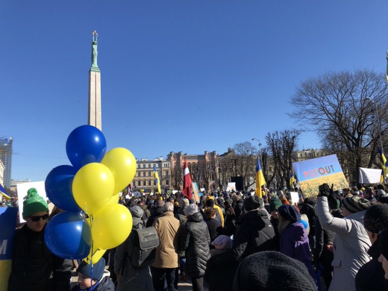 Большинство населения Латвии полностью поддерживает борьбу Украины за свободу