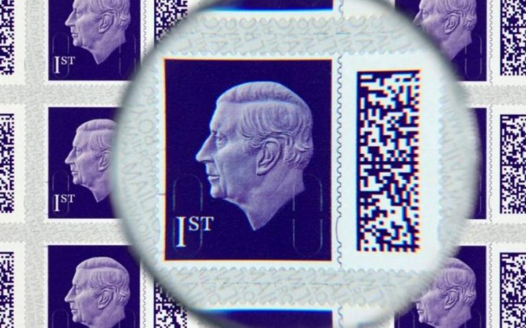 Британская почта представила первые марки с портретом короля Карла III