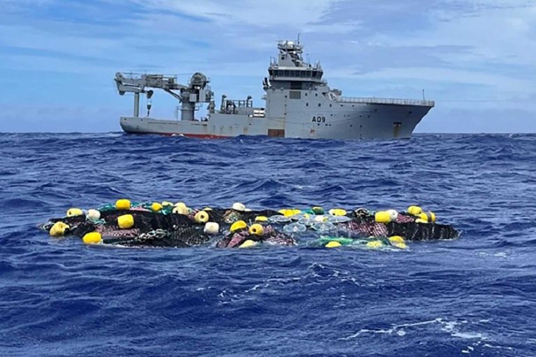 В Новой Зеландии нашли дрейфующее судно с партией наркотиков на 300 млн долларов