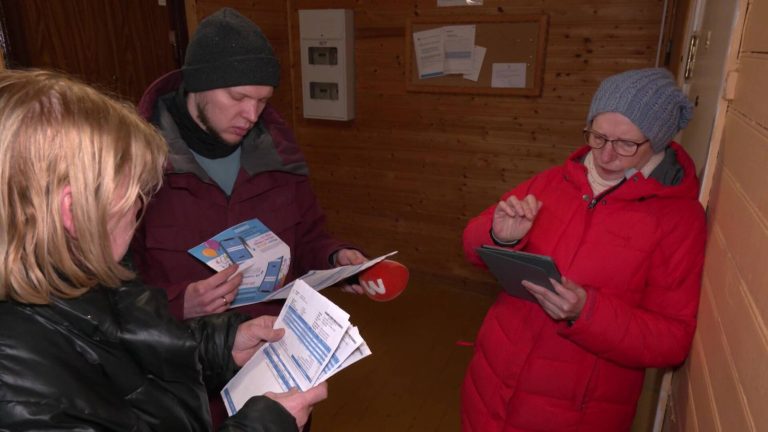 «Что делать? Могу почку продать!»: жильцам дома в Юрмале выставили счета на сотни евро