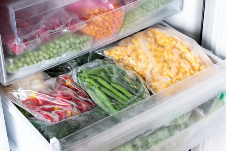Замороженные продукты — не всегда здоровая пища. Диетолог объяснила, почему