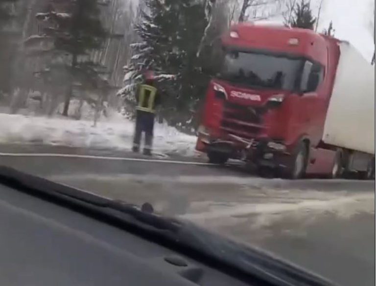 На Вентспилсском шоссе в аварии погибли два человека