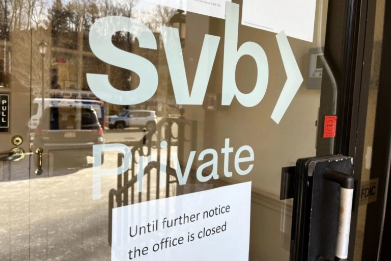 В США рухнул Silicon Valley Bank, где хранили деньги стартапы — Илон Маск спешит на помощь