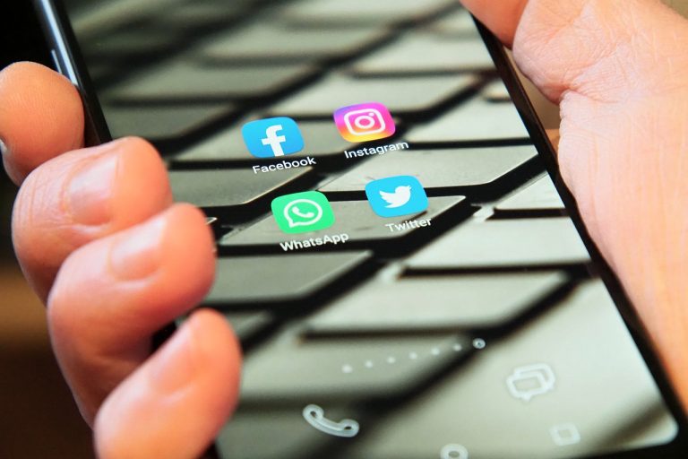 Meta «убьет» операции с NFT в Facebook и Instagram