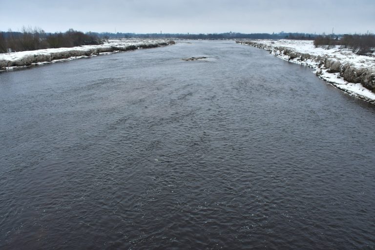 В большинстве рек Латвии продолжает расти уровень воды