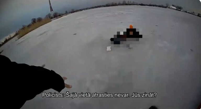 Рыбак на глазах у полицейских провалился под лед на Коюсалас гравис