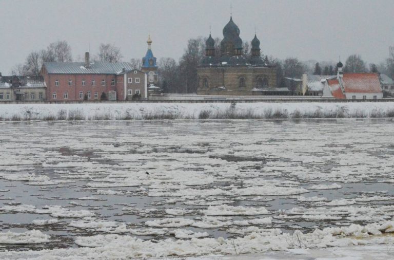 Из-за высокого уровня воды в центральных и восточных областях объявлено желтое предупреждение