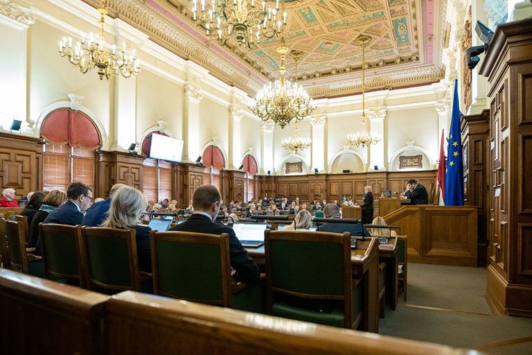 Сейм концептуально одобрил поправки о предвыборной агитации в основном на госязыке