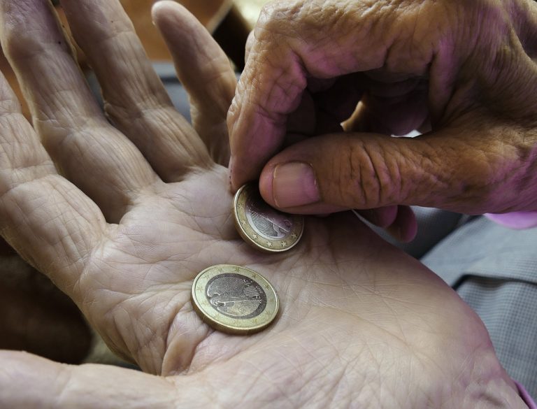Долги по коммунальным платежам были у 6% населения Латвии. Тяжелее всего семьям с детьми и пенсионерам