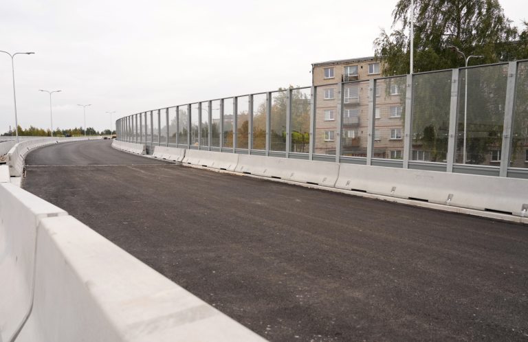 Саркандаугавский путепровод могут открыть в первой половине апреля