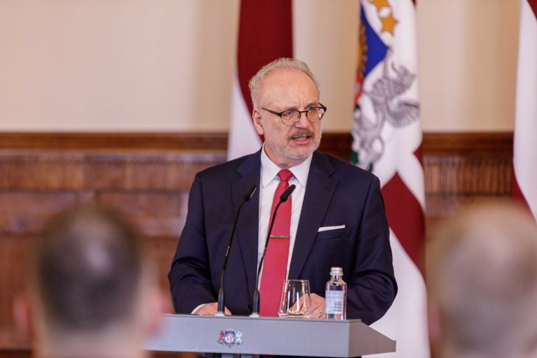 Президент просит Госконтроль провести ревизию системы закупок Минобороны и НВС