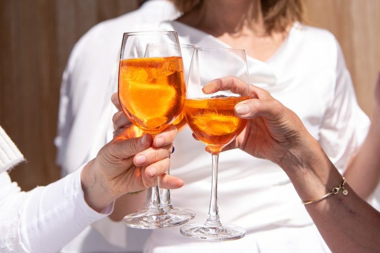 Напиток для теплого сезона: интересные факты и советы для любителей Aperol Spritz