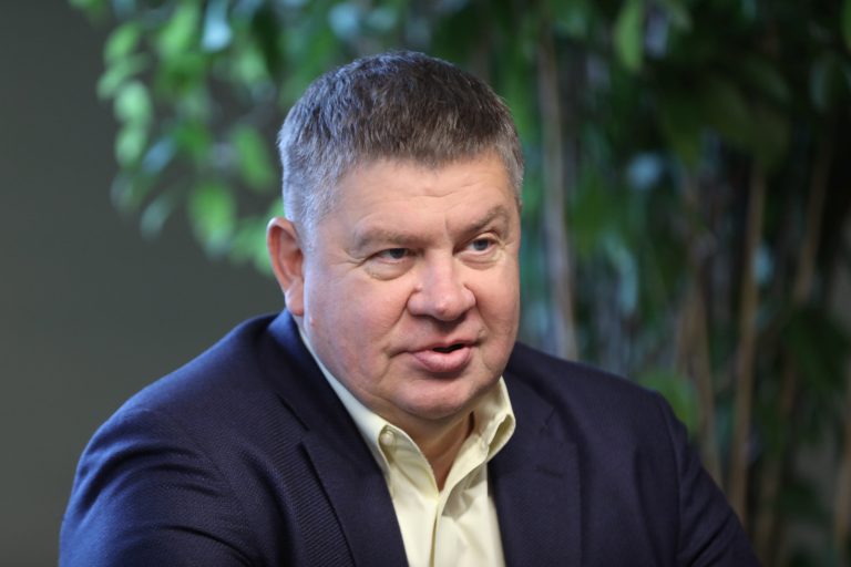 Калвитис: следующей зимой обойдется без дефицита газа, но цена будет высокой