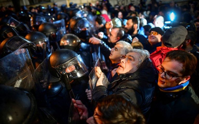 Протестующие вновь вышли на улицы Тбилиси
