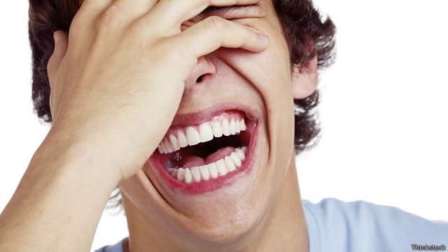 Смехотерапия: что это такое и влияет ли она на здоровье человека