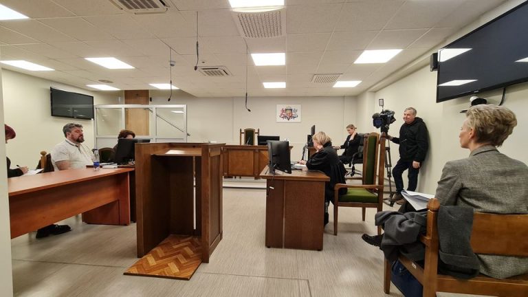Начался суд против латвийских журналистов, обвиняемых в нарушении санкций ЕС