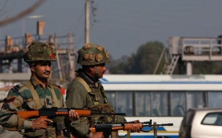 Стрельба на военной базе в Индии — погибли четыре человека