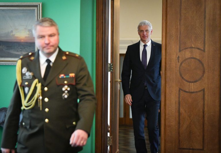 Кариньш не в курсе денежных потоков Минздрава, но уверен, что в системе нужно многое менять