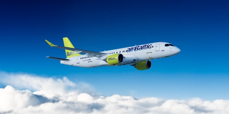 После столкновения с птицей самолет airBaltic не получил повреждений