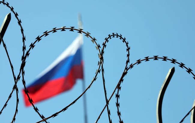 Латвия запретила въезд в страну еще 10 россиянам