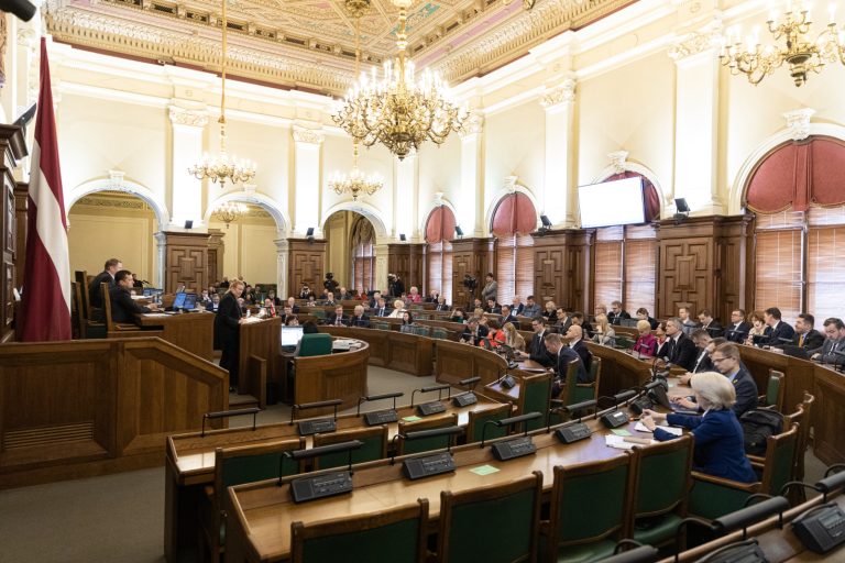 Правительство утвердило правила повышения зарплат учителей. Что скажет профсоюз?