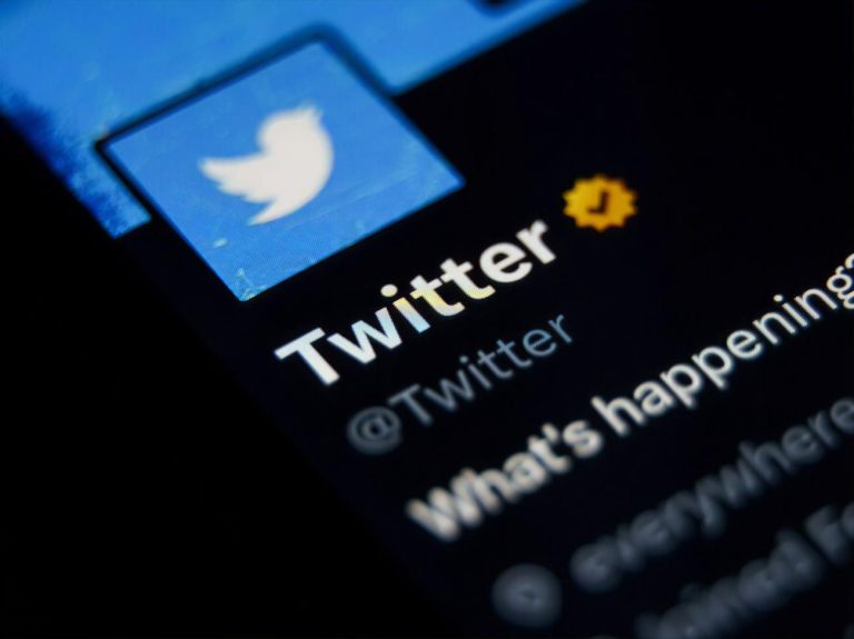 Twitter убирает синюю галочку у пользователей, которые не заплатили — некоторые пользователи недовольны