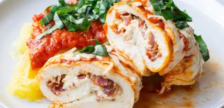 Куриные рулеты с сыром и беконом: попробуйте приготовить — это очень вкусно!
