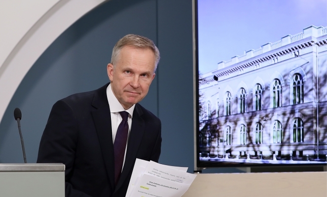 Бывший президент Банка Латвии предстанет перед судом